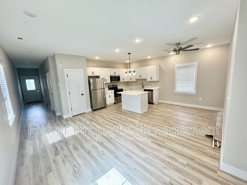 1412 Rogers St #2 - Photo 3 of 24
