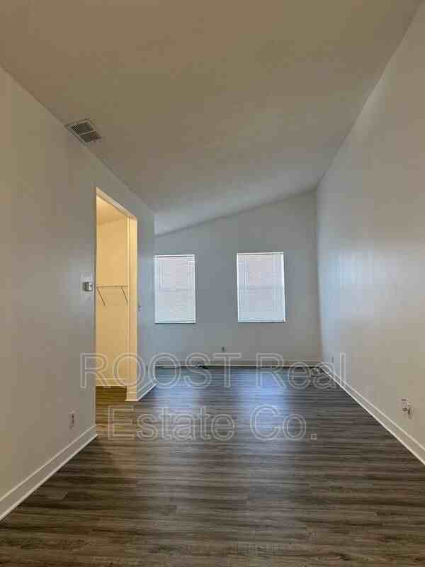 2197 Amherst Ave #2199 - Photo 3 of 10