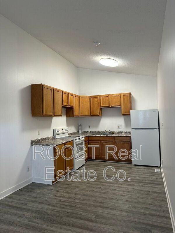 2197 Amherst Ave #2199 - Photo 4 of 10