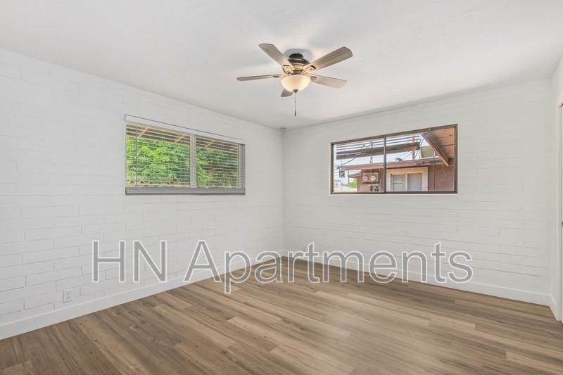 5035 N 23rd Ave #7 - Photo 5 of 10