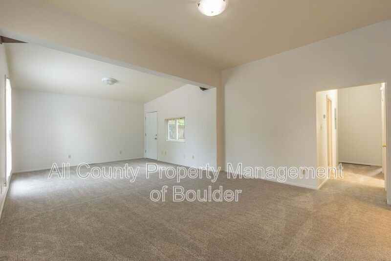 2245 Grove Cir - Photo 7 of 21