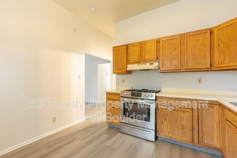 2245 Grove Cir - Photo 5 of 21