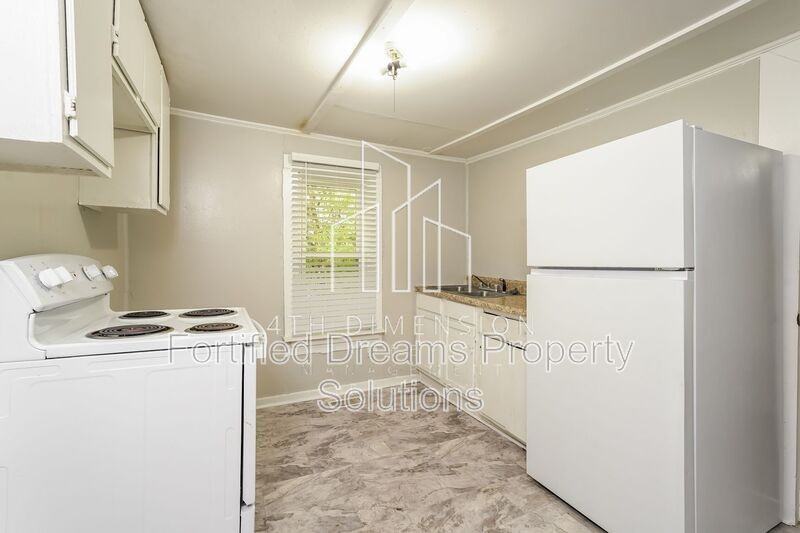 2015 Row St - Photo 5 of 20