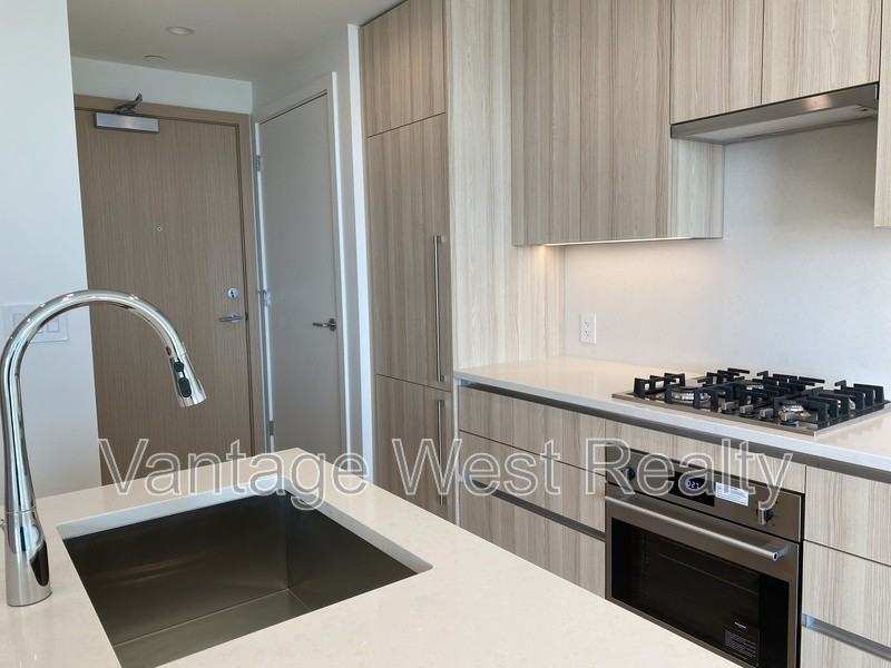 1905 Water St - Photo 2 of 11