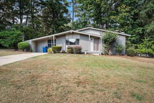 545 Edgecrest Dr - Photo 1 of 1
