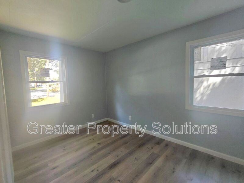 2309 Del Plain Ave - Photo 4 of 7