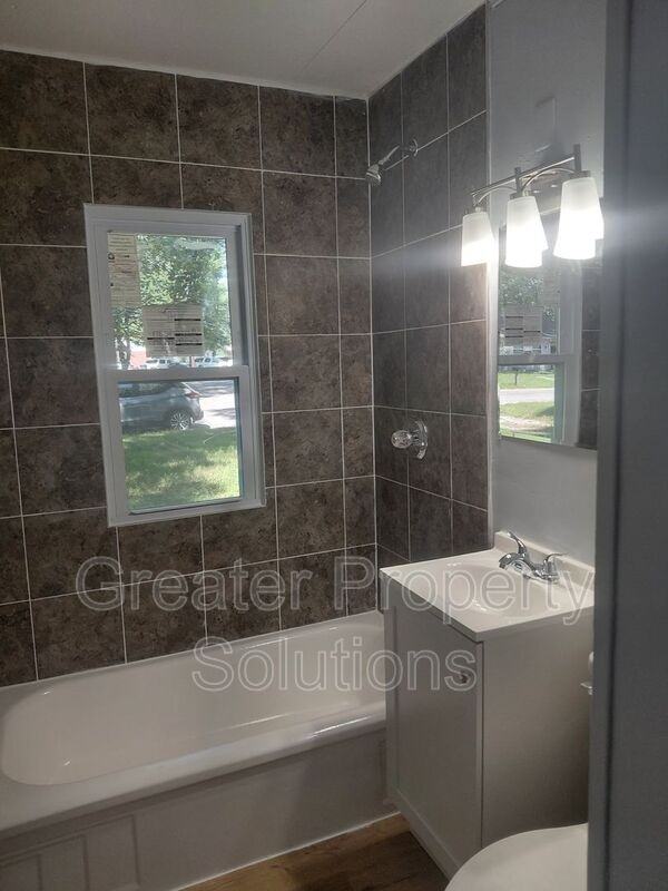 2309 Del Plain Ave - Photo 7 of 7