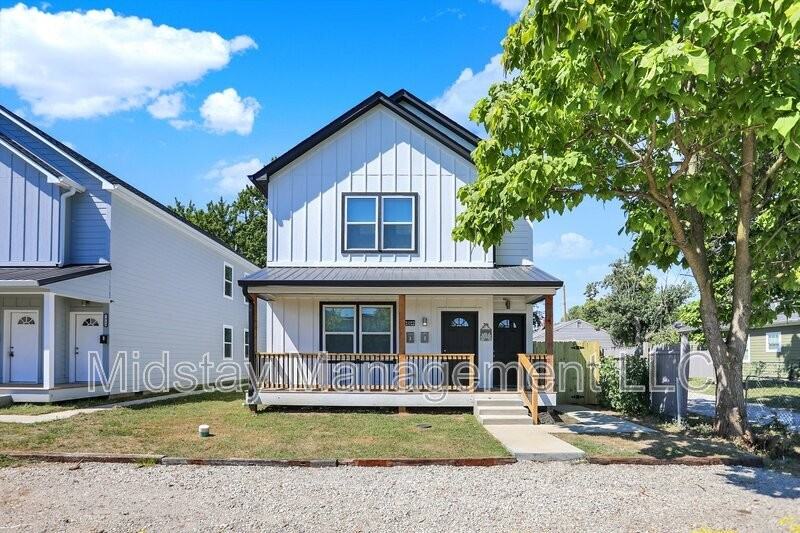 2022 Rembrandt St #A - Photo 2 of 13