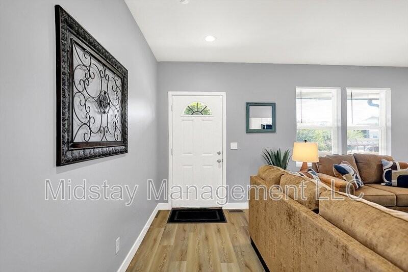 2022 Rembrandt St #A - Photo 5 of 13