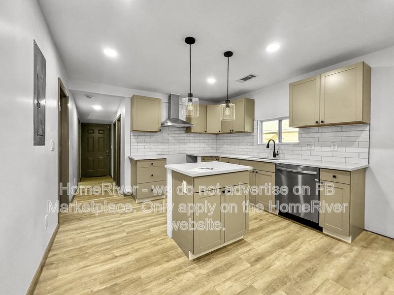 1477 Olive Street Southwest - Photo 5 of 20