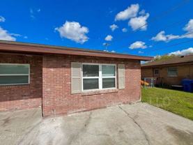 2421 Avenue C Sw #A - Photo 1 of 1