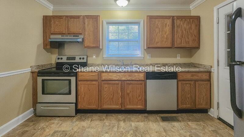 1005 Mountain View Dr - Photo 4 of 16
