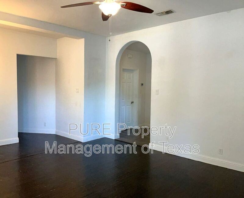 806 E 3rd St - Photo 2 of 17