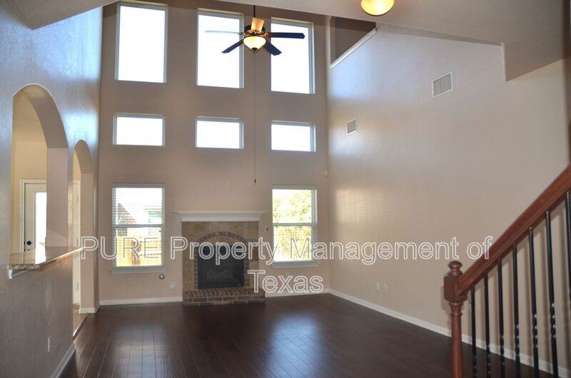 8528 Reggio St - Photo 3 of 27