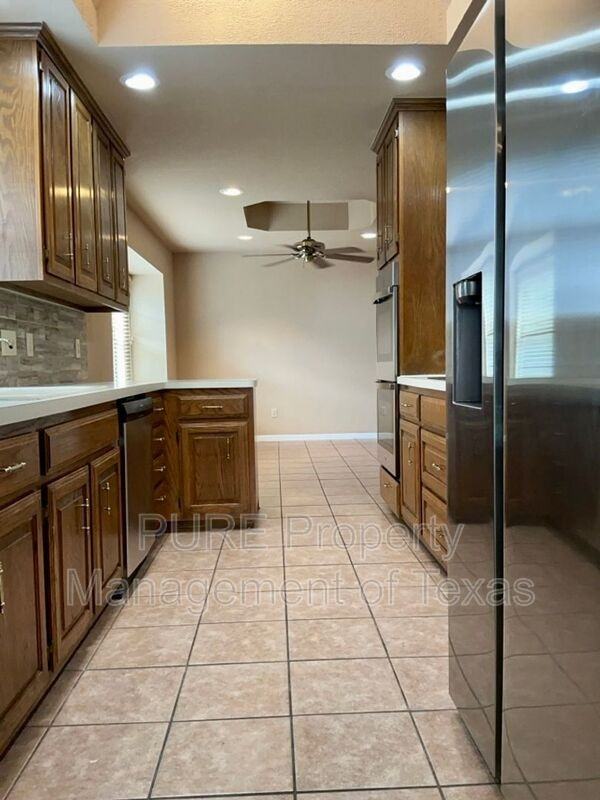 506 Meadow Creek Dr - Photo 5 of 28