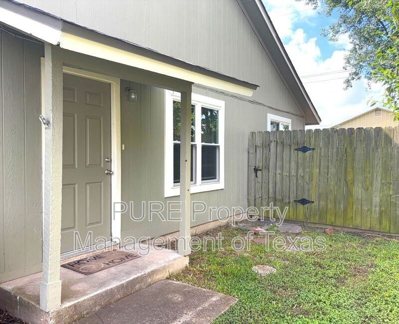 16005 Stoneham Circle - Photo 2 of 19