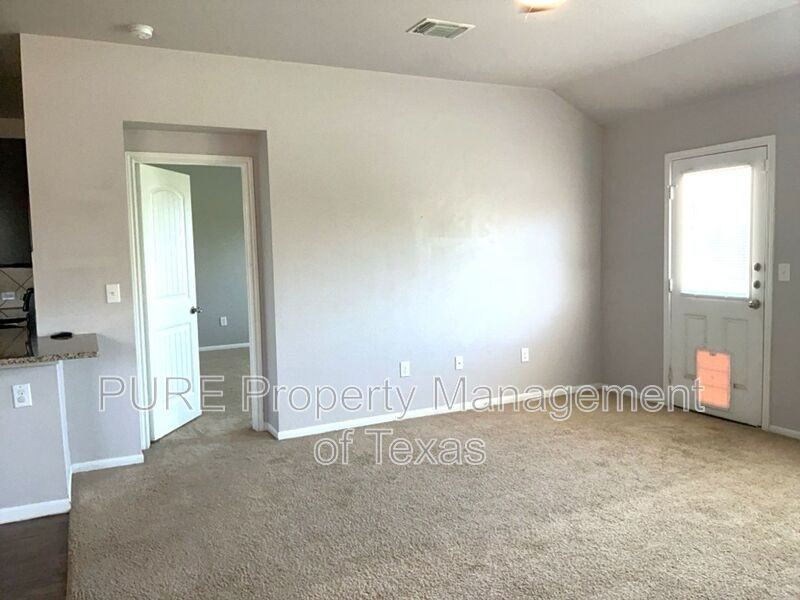12040 Riparian Rd - Photo 2 of 16