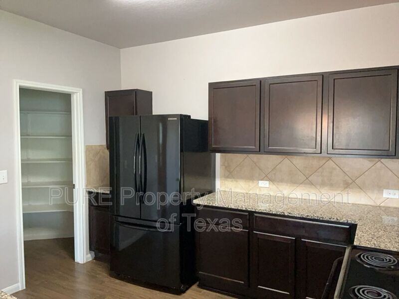 12040 Riparian Rd - Photo 7 of 16