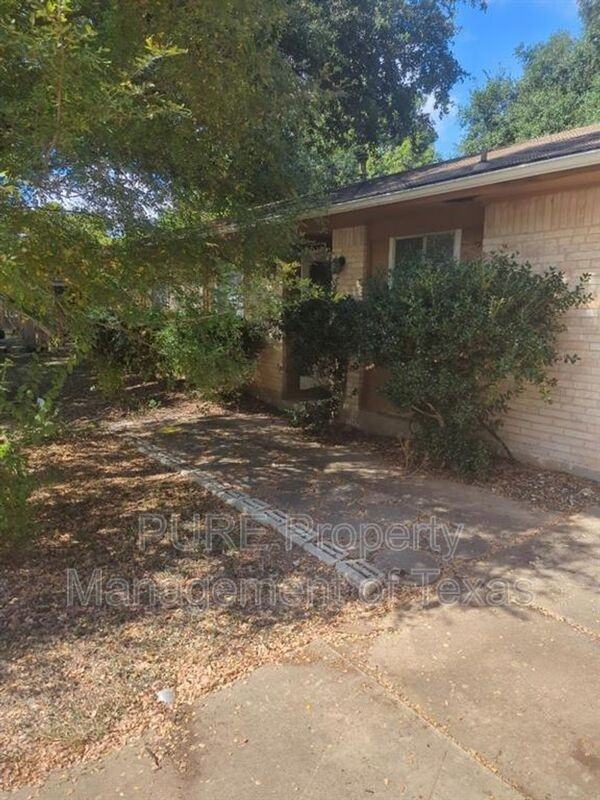 5204 Peppertree Pkwy - Photo 3 of 26