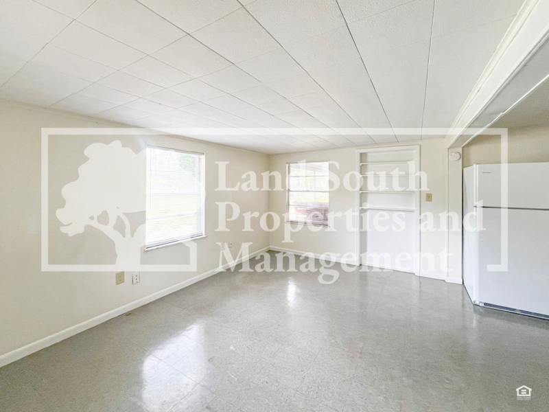 1030 Lakewood Ct #2 - Photo 3 of 9