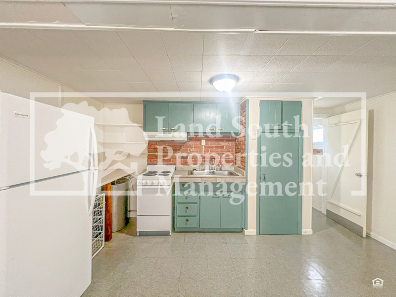 1030 Lakewood Ct #2 - Photo 5 of 9