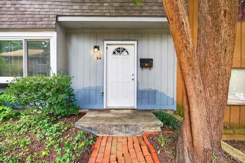 94 Woodlake Dr - Photo 2 of 18