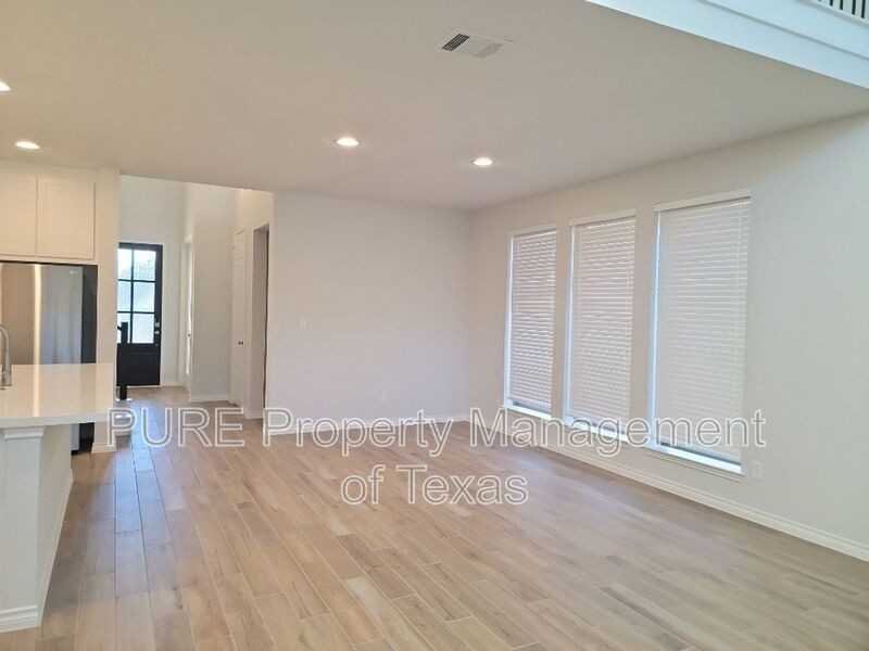 528 Gerona Court - Photo 7 of 32