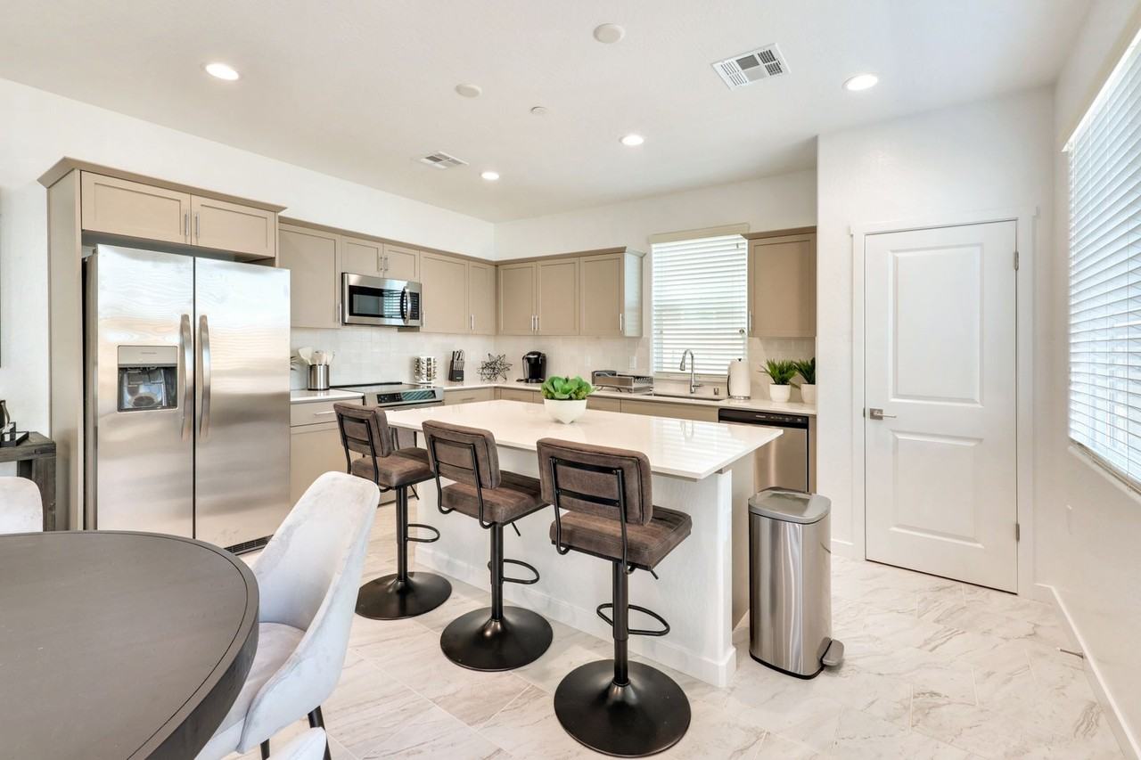 2980 East Escarpa Drive - Photo 2 of 7