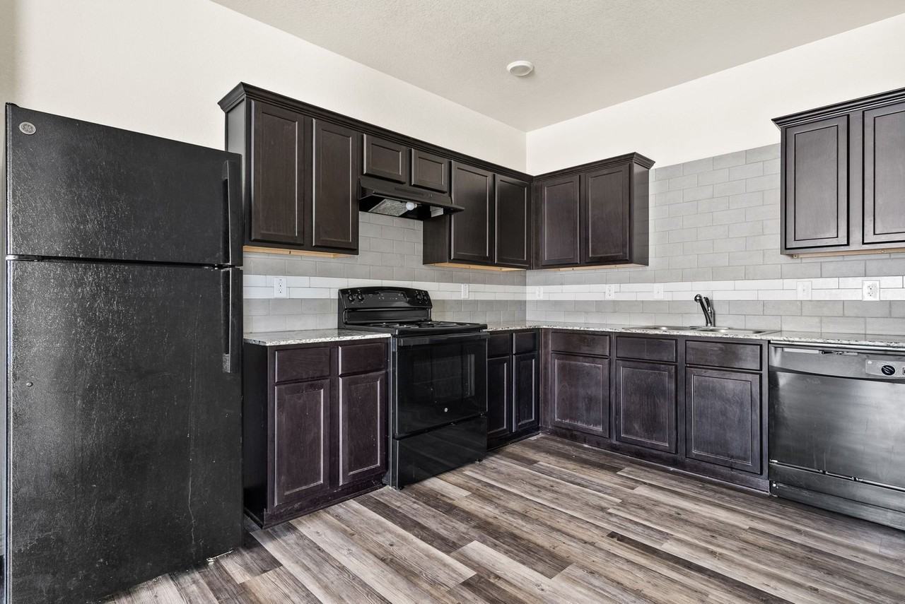 922 Industrial Avenue - Photo 2 of 14