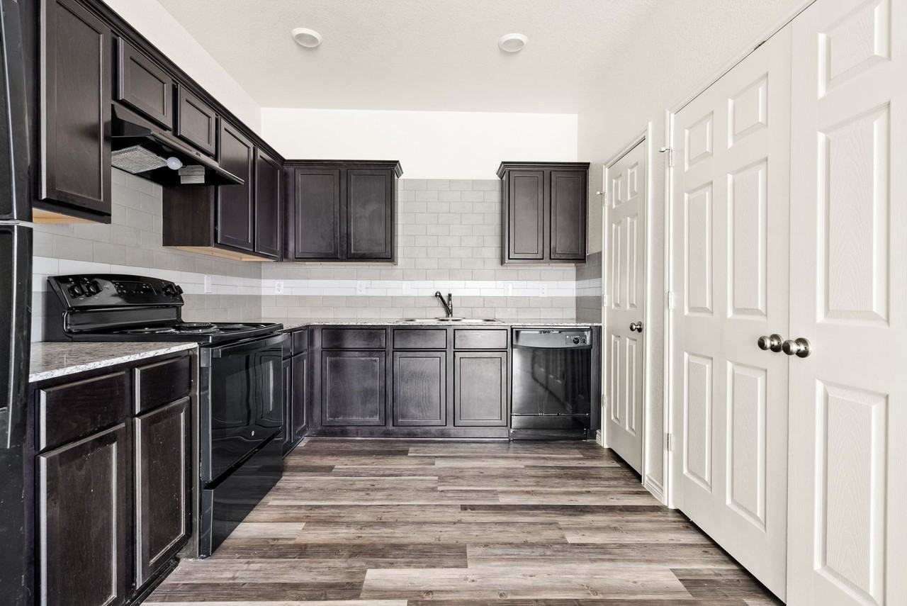 922 Industrial Avenue - Photo 3 of 14