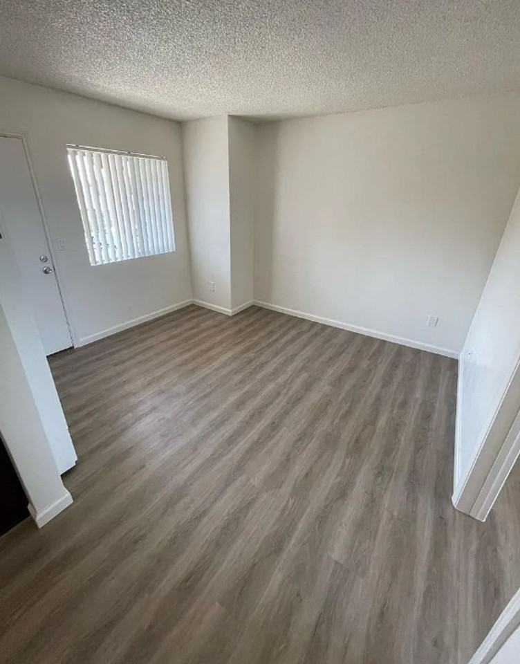 Bahia Court - Photo 4 of 7