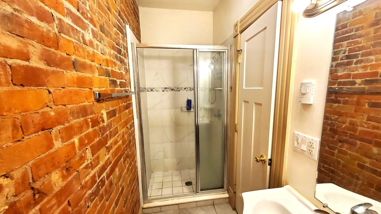 387 Capitol Ave #387-1 - Photo 7 of 34