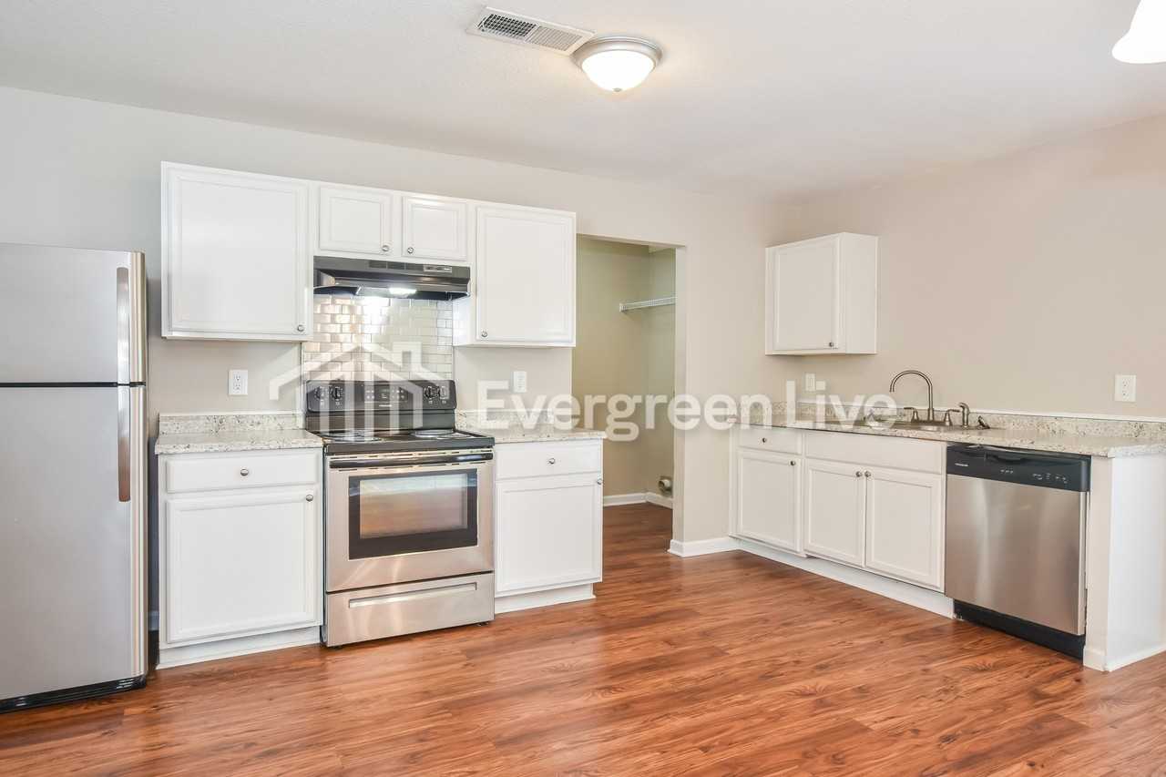 123 Wethersfield Dr - Photo 6 of 15