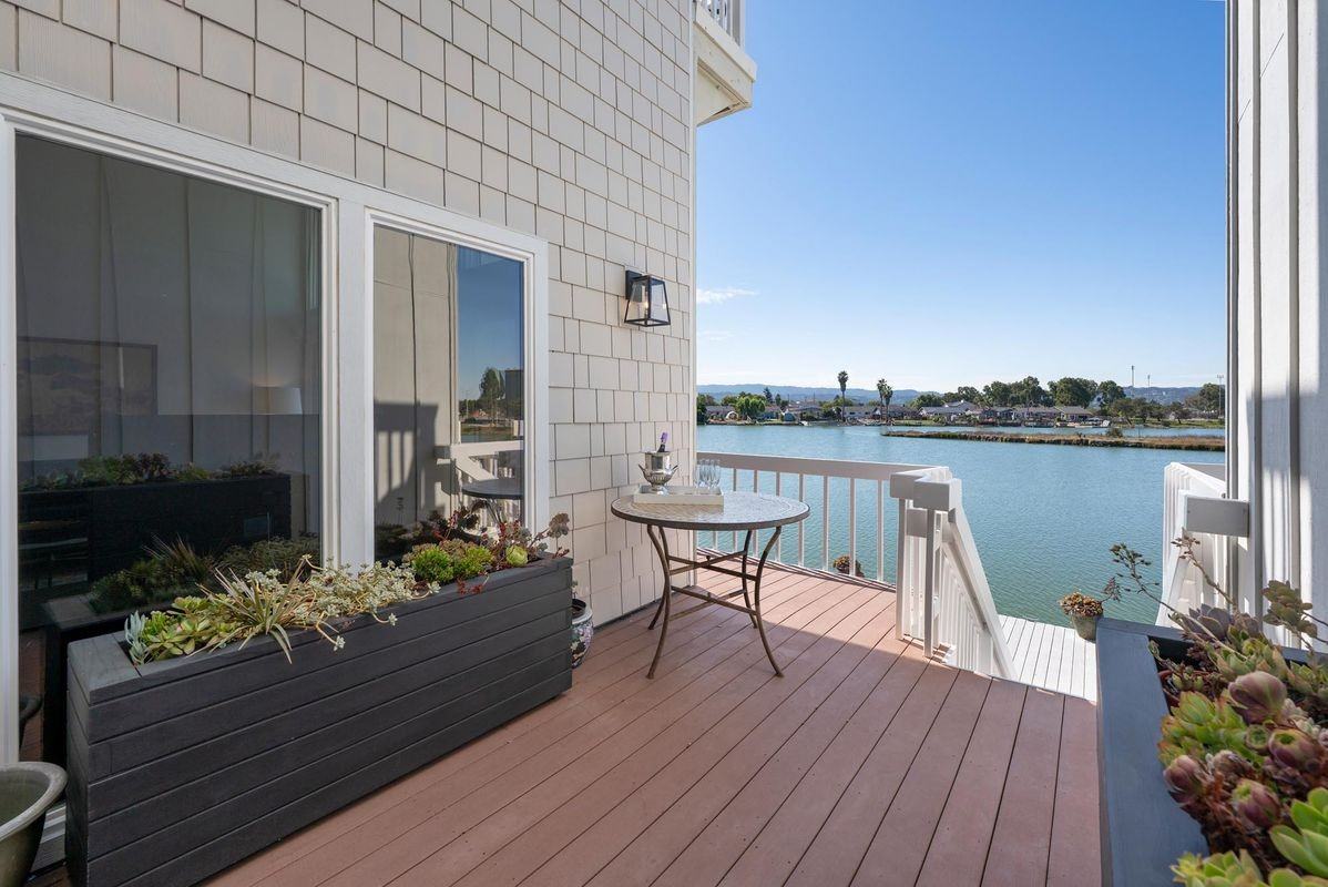 543 Starboard Dr - Photo 3 of 18