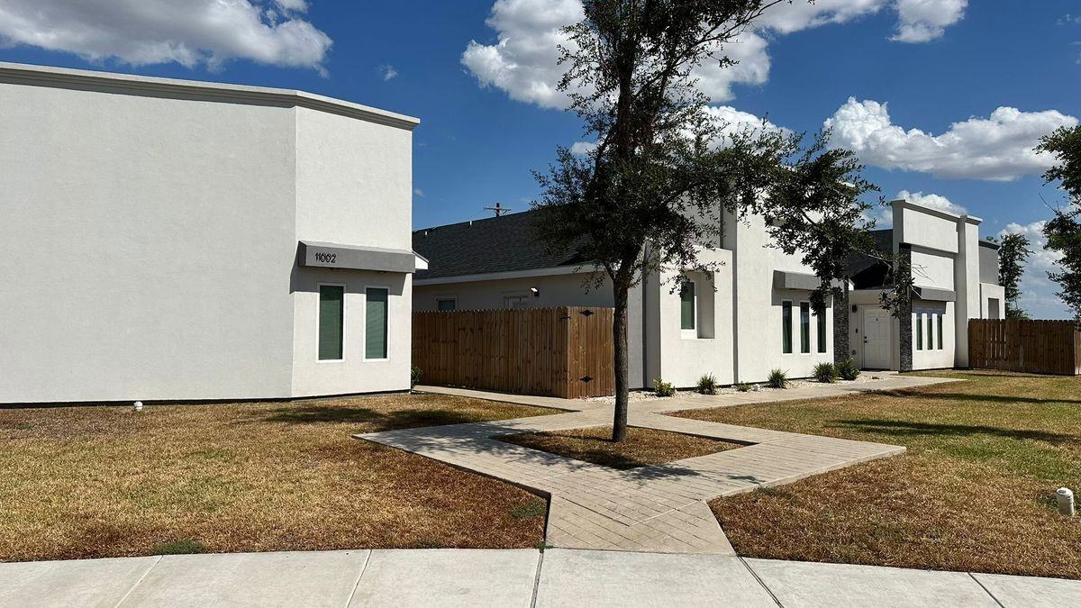 11003 N 36th Ln ##6 - Photo 2 of 11