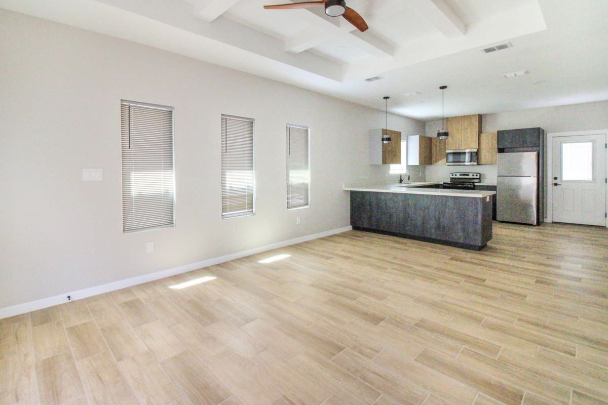 11003 N 36th Ln ##6 - Photo 5 of 11