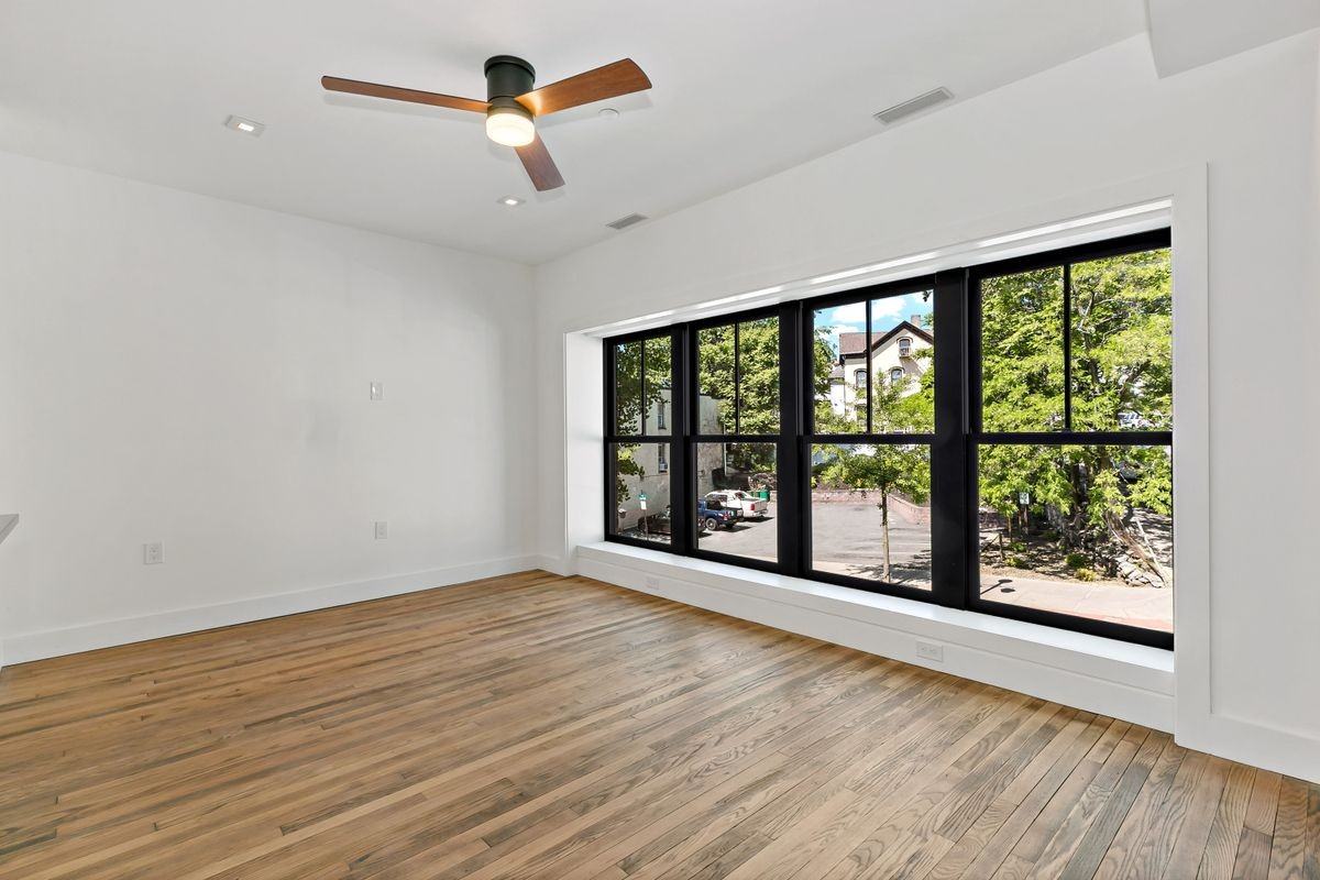 115 N Division St - Photo 2 of 3