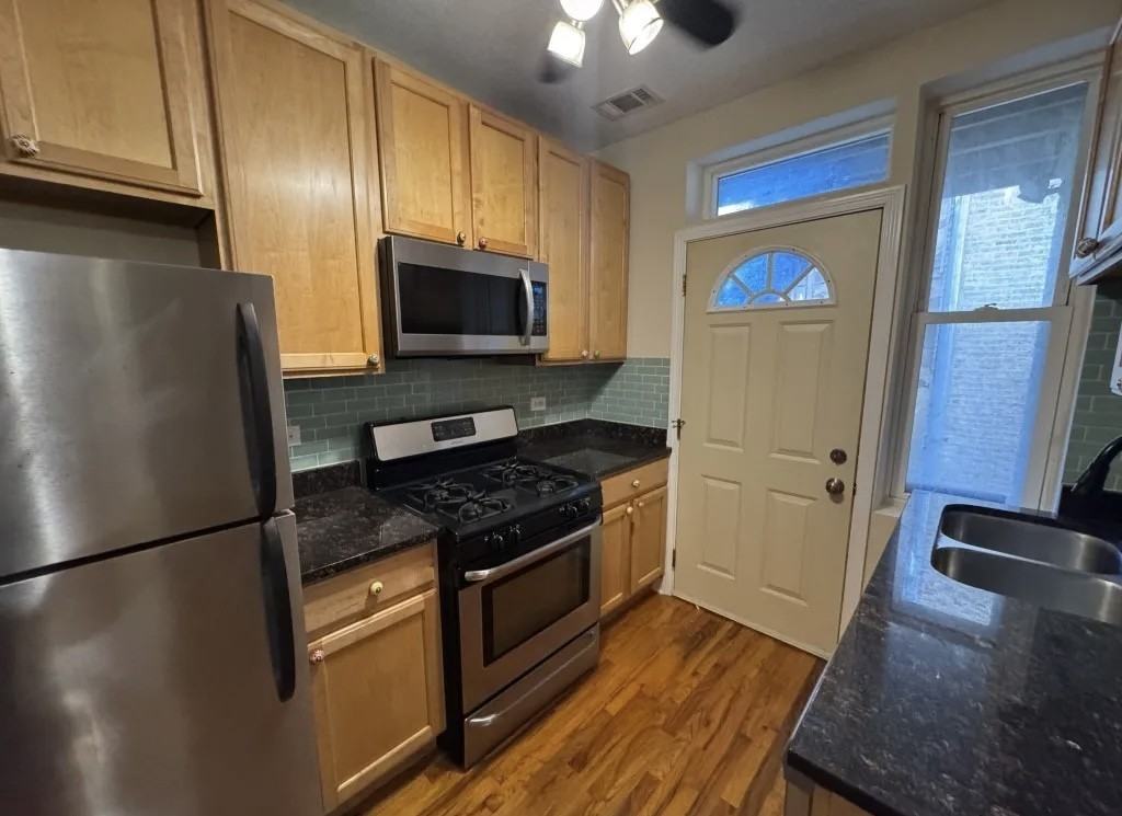 2257 W Rosemont Ave #1 - Photo 5 of 7