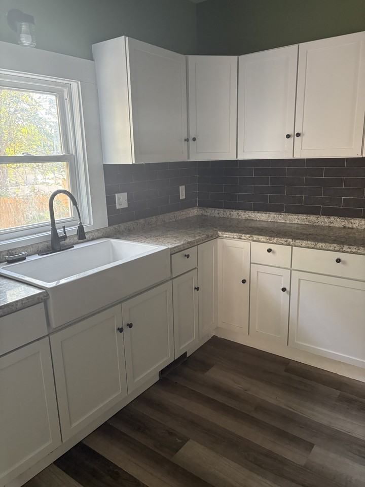 376 Silver St #NA - Photo 2 of 22