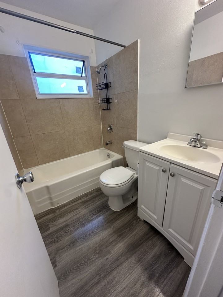 2570 42nd St #A - Photo 3 of 7