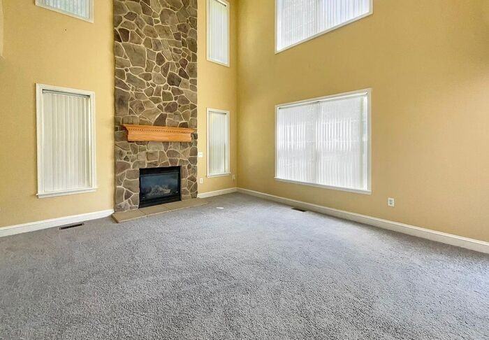 9701 Spinnaker St - Photo 3 of 20