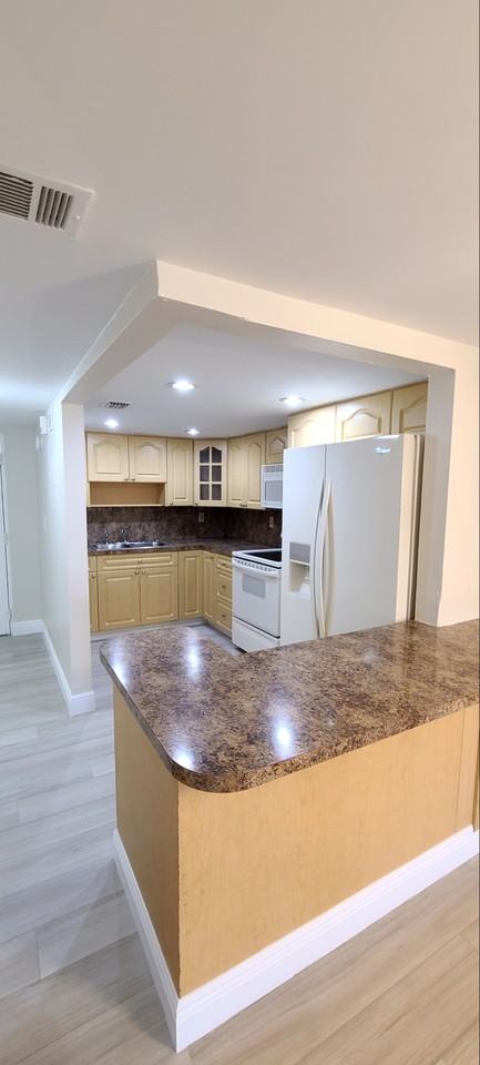 140 Nw 87th Ave #G212 - Photo 2 of 9