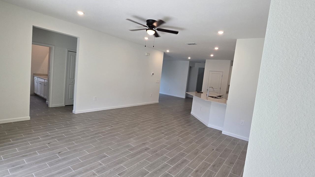 4044 Ne 31st Ave #NA - Photo 5 of 16