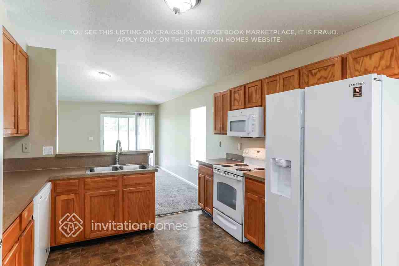 3525 Live Oak Hollow Dr - Photo 6 of 17