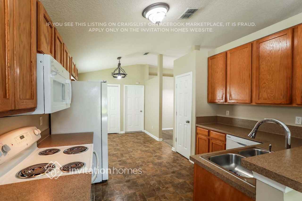 3525 Live Oak Hollow Dr - Photo 7 of 17