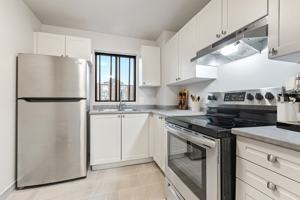 featured image of 2710 Saratoga Pl