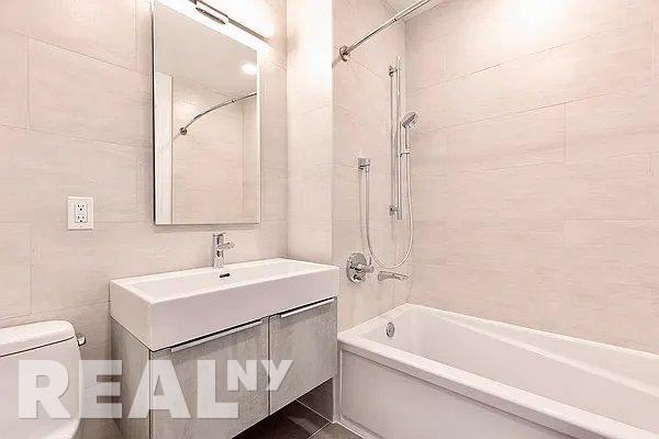 Northern Blvd #7T - Photo 3 of 10