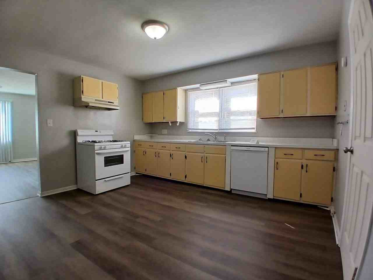 201 N Calvert St - Photo 2 of 18