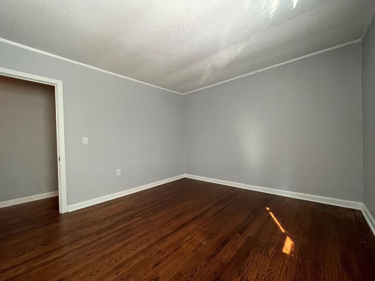 730 W Dolphin St - Photo 5 of 20