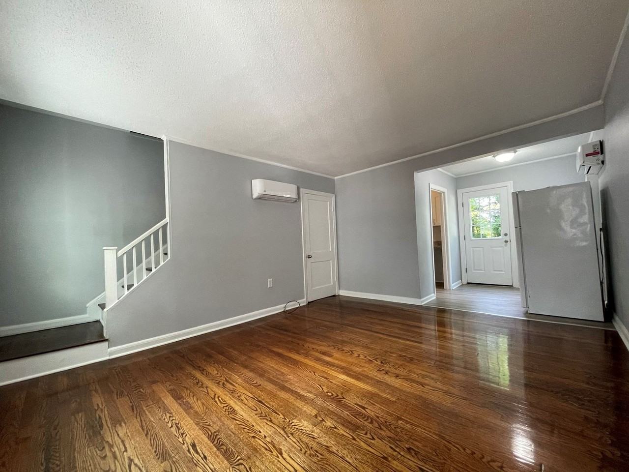 730 W Dolphin St - Photo 3 of 20